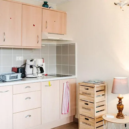 Appartement Studio Cabine Climatise, Proche Port Et Vieux Village, Parking Prive, 4 Pers, - Fr-1-409a-5 Gruissan
